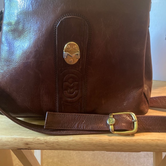 🔽Marino Orlandi shoulder and crossbody very 😊 nice! L 7.5 X W 8.5❤️ some scuff - Picture 2 of 9